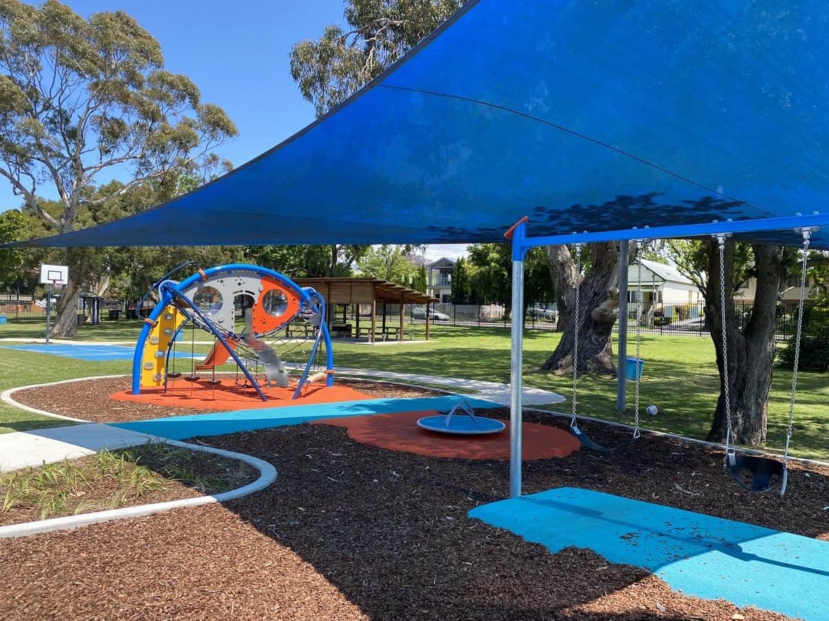 Cool Off at Mayfield Swimming Pool Newy with Kids