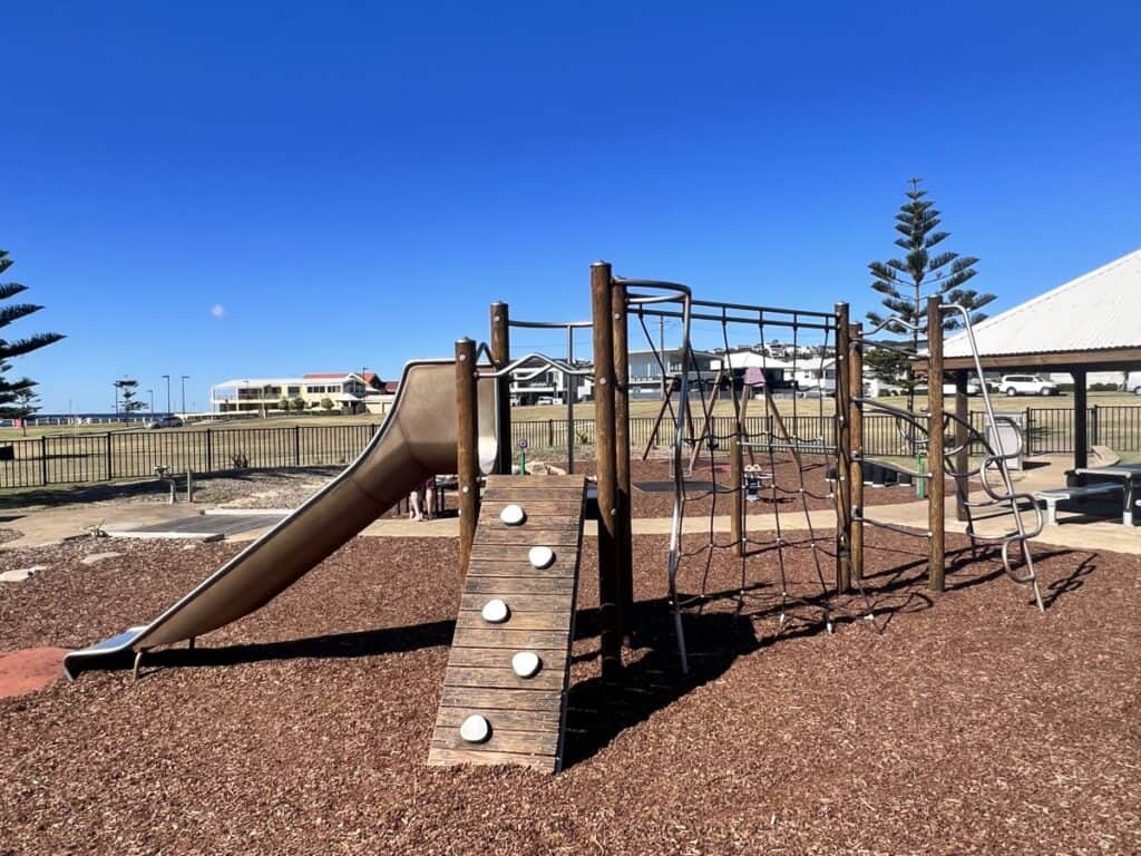 Dixon Park Beach Playground