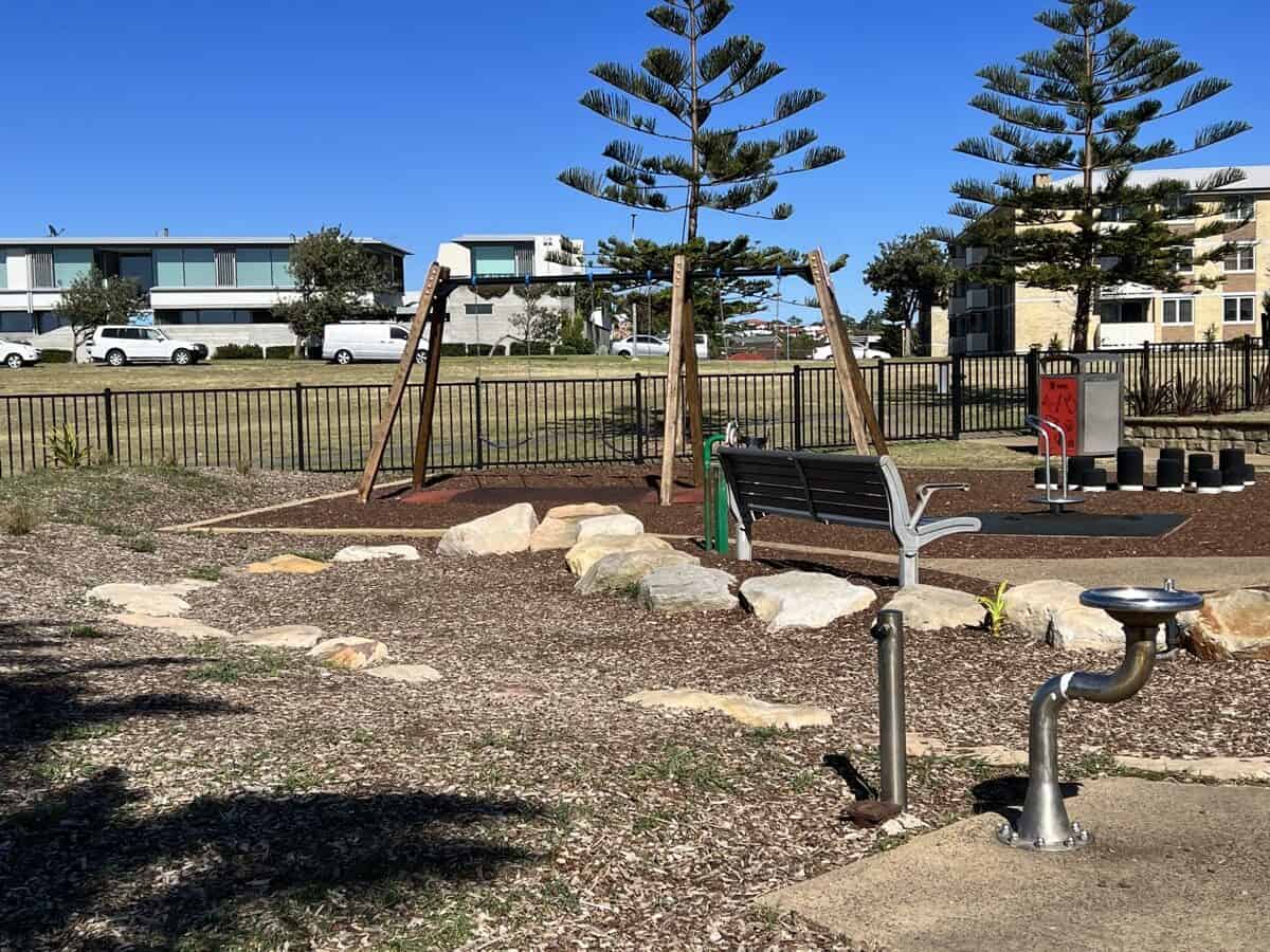 Dixon Park Beach Playground Newy with Kids