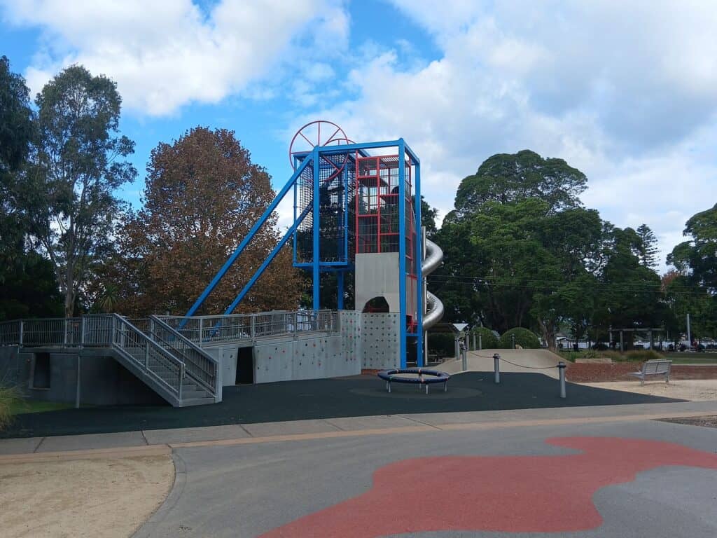 things to do in lake macquarie